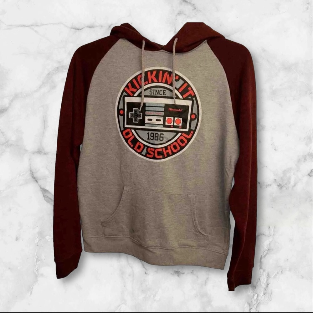 Nintendo Men’s Sweatshirt Old School Gaming Controller Mens Large Pullover